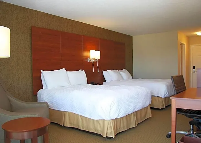 Budget Host Inn & Suites