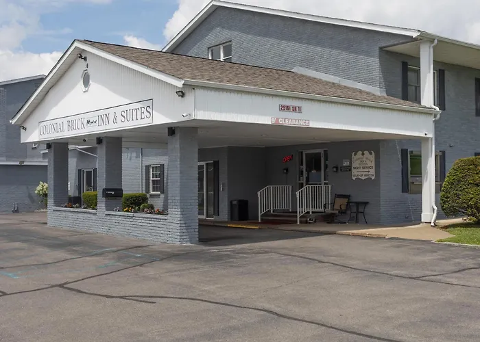 Colonial Brick Inn & Suites