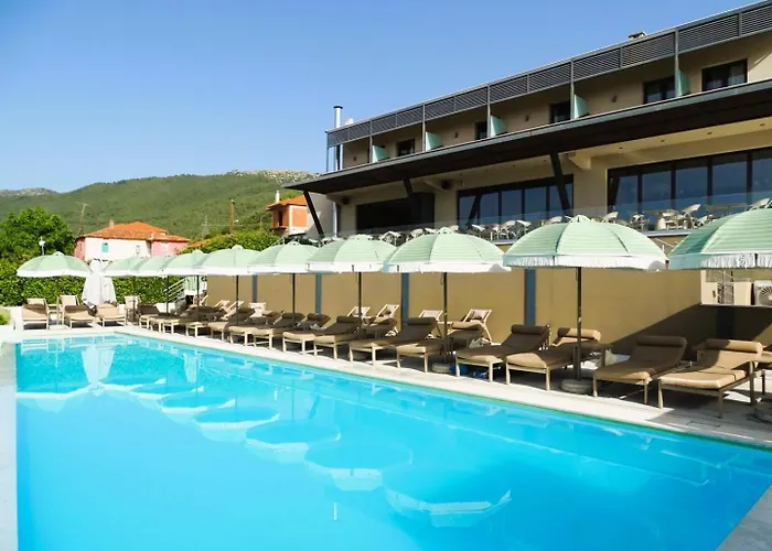 AKROTHEA suites&lounge