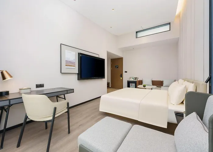 Dalian Airport Yingke Road Atour Hotel