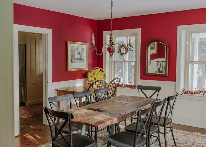 1820 House - Vt Charm + Modern Comforts + Hot Tub