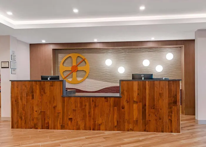 Cambria Hotel & Suites Plymouth