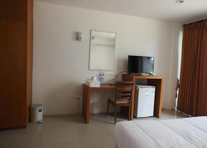Phetsuwan Hotel