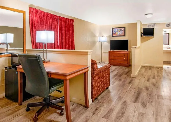 Econo Lodge Inn & Suites Durango