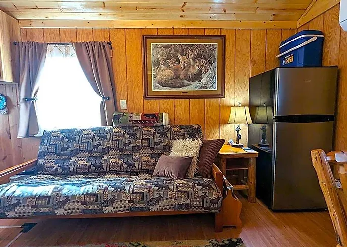 Yellowstone'S Treasure Cabins
