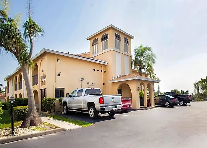 Oyo Waterfront Hotel- Cape Coral Fort Myers, Fl