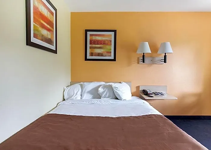 Days Inn By Wyndham New Philadelphia