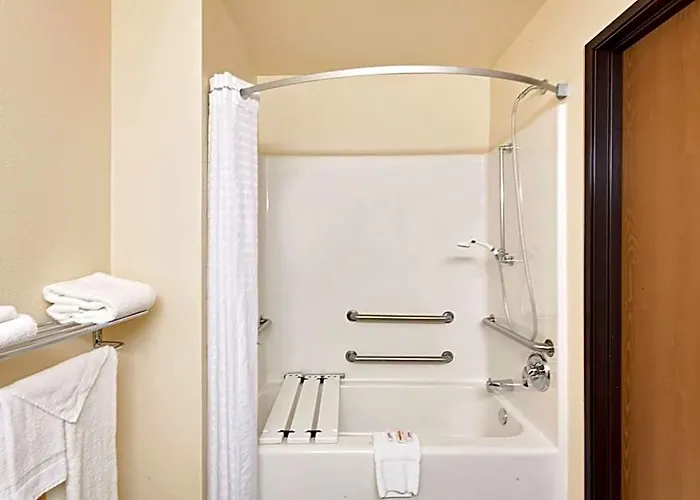 Super 8 By Wyndham Lebanon