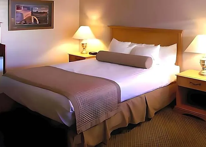Econo Lodge Inn & Suites Vernal Near Dinosaur Monument