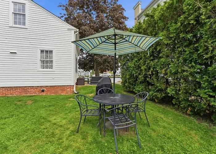 The School House Cottage, Historic 1Br Mystic River Stay Near Seaport