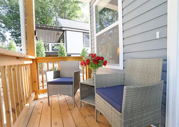 Bungalow Dream, Water & Electric Are Back-Fire Pit & Fenced
