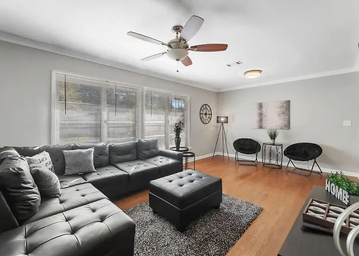 Atlanta Family Retreat Stylish 4Br Sleeps 8