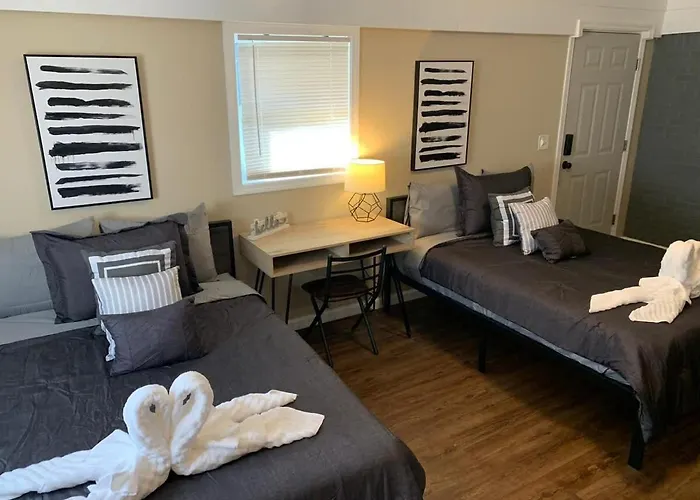 Atlanta Family Retreat Stylish 4Br Sleeps 8