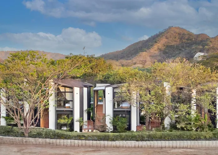 The Bungalows Flamingo - 10 Unit Boutique Hotel