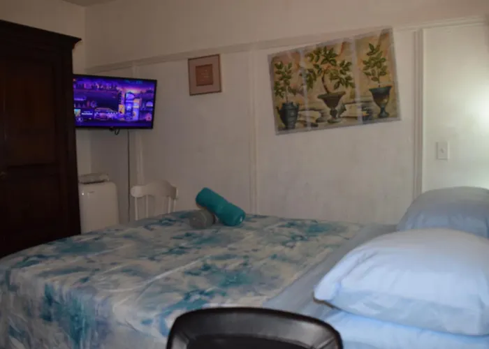Miami Drip Star Life Hostel