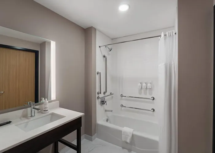 La Quinta Inn & Suites By Wyndham Tracy