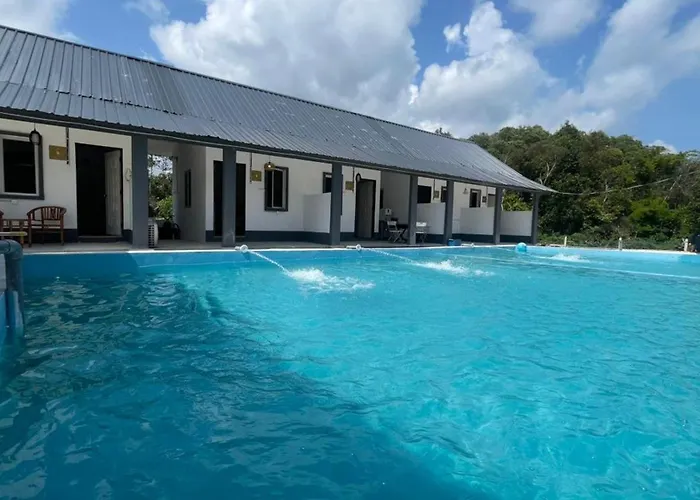 Oyo 91303 Chalet Awie