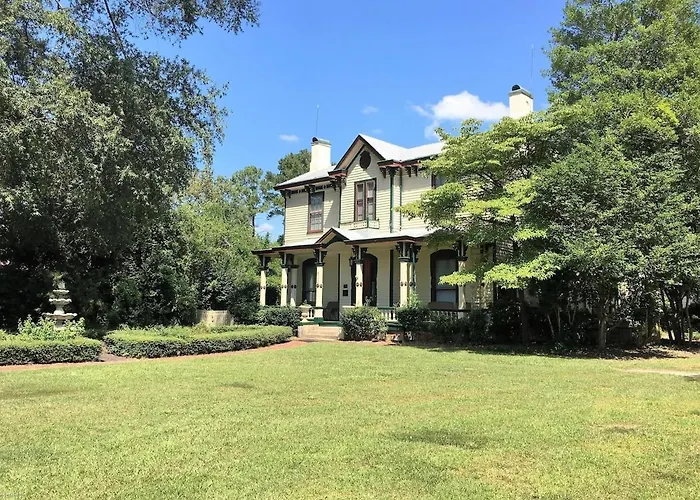 Historic 5Br 1858 Estate Near Barton And Warbirds