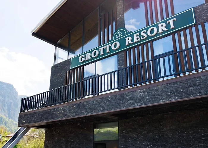 Grotto Resort & Restaurant