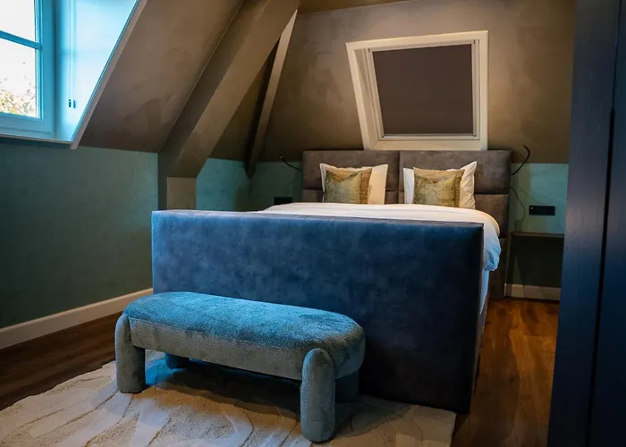 Room4