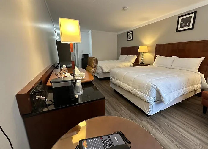 Sunset Inn & Suites