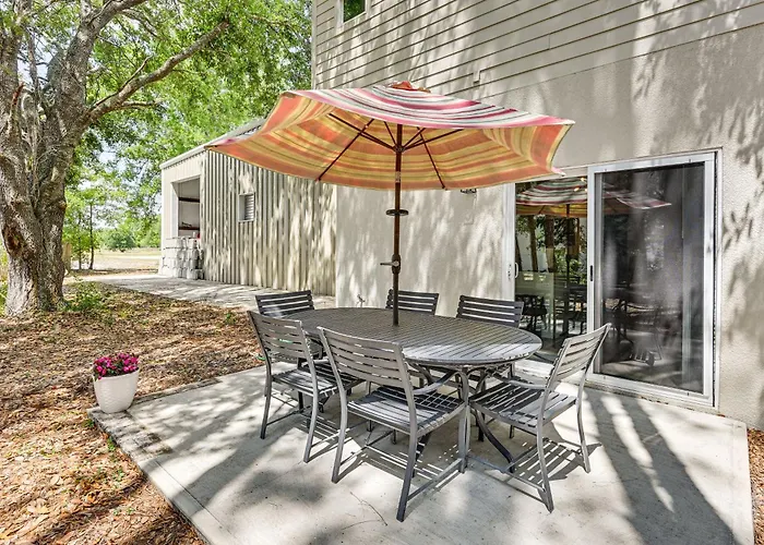 Tampa North Aero Park Townhome: Near Downtown!