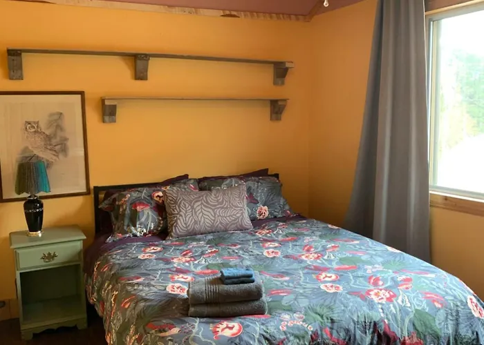 Hotel Midway