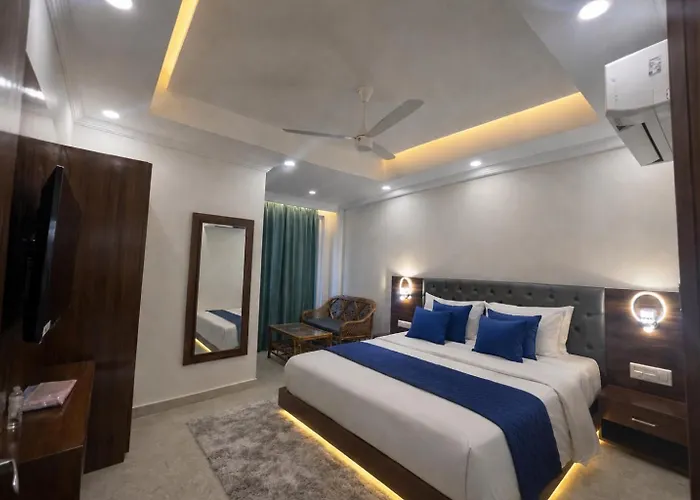 Sitara Premium Gangotri Palace, 1Km Distance From New Glass Bridge - Tapovan #Privateparking