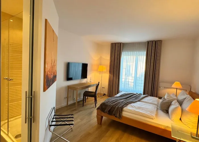 Plaza Rooms & Studios