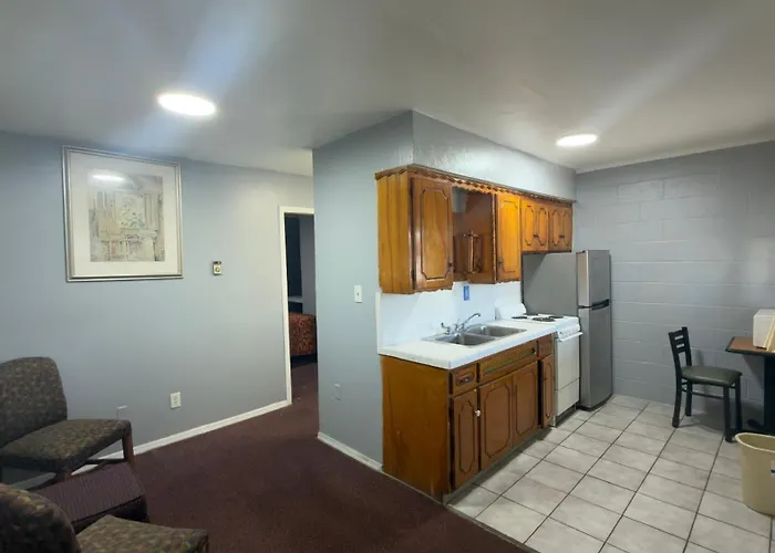Ada Inn & Suites