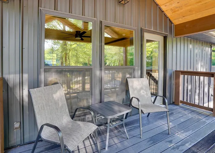 Steps To Lake! Pet-Friendly Murray Retreat W/ Deck