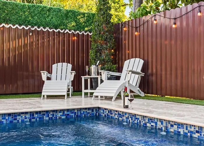 Sunset Villa W Pool, Outdoor Kitchen & Grill