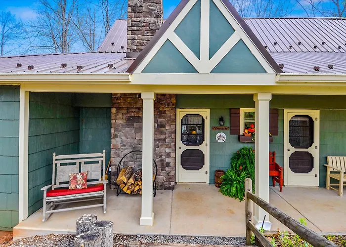 Cottage At The Lake - Waterfront Lake-View Home With Dock, Fireplace, Pool Table, Kayaks, & Firepit