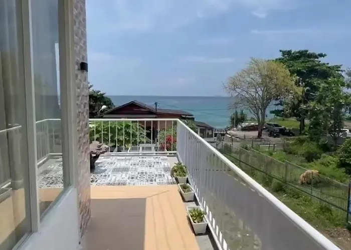 Dhik Villa Pantai Kasih