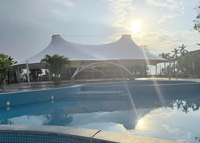 Hoa Binh Resort