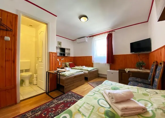 Franc Llagami - Rooms