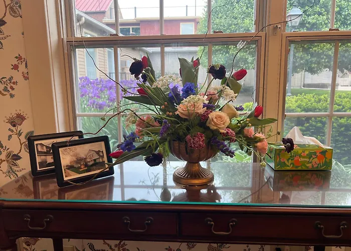 Strawtown Inn & Events