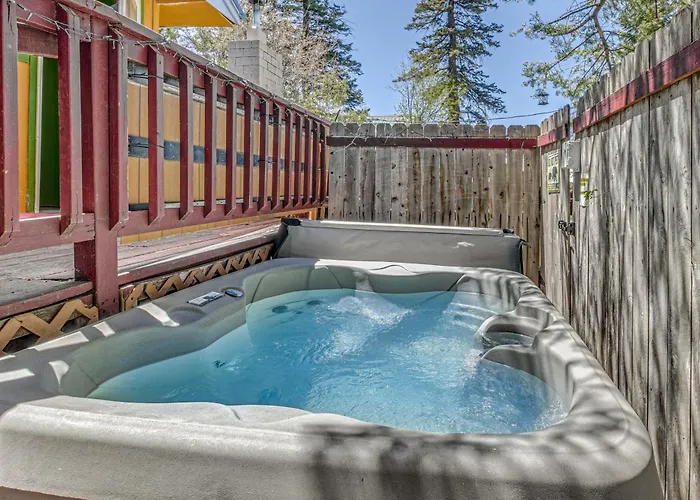 Walk To Dtwn Cloudcroft! Cozy Mtn Cabin W/ Hot Tub