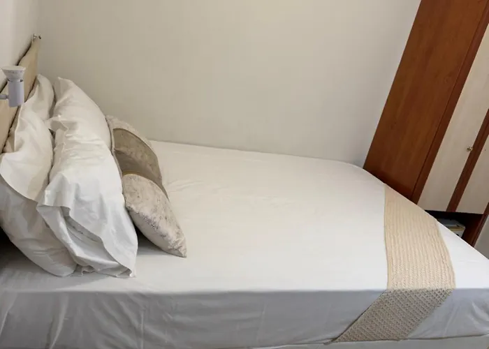 Aurelia Rooms