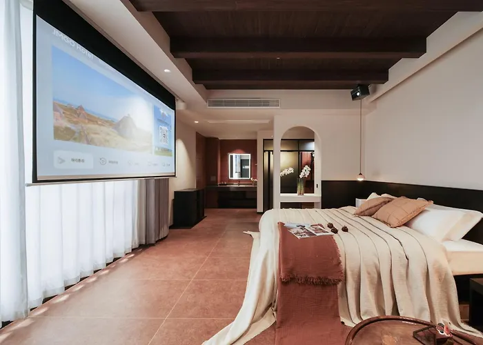 Mountain And Awakening Moon Mont Luna Designer Homestay Shangri La Dokham City Ancient Town Hotel,Provide High Speed Rail Station Pick Up Service