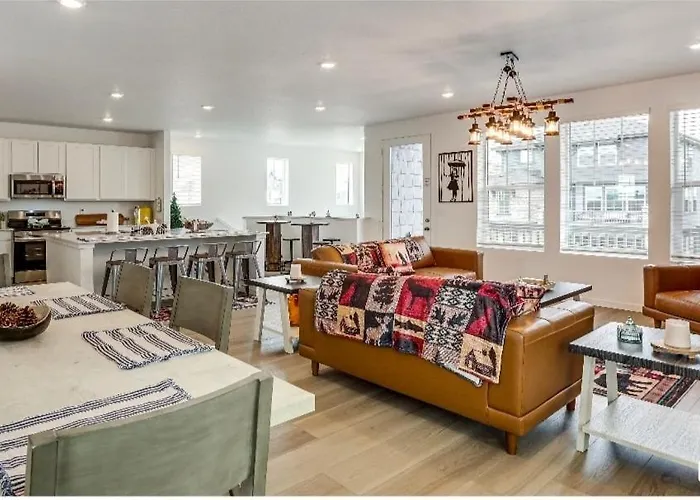 Spacious 4Br Home Near Denver & Dia