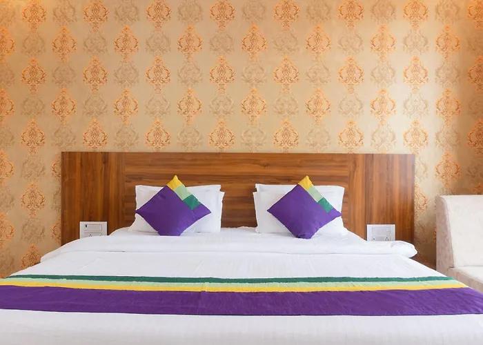 Treebo Premium Royal Amar With Mountain View And Swimming Pool