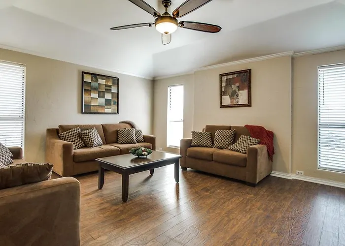 Updated House Near Frisco, Plano, Dallas, Colony