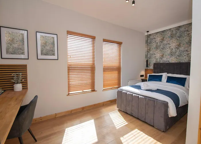 Amber Serviced Rooms Near Hull Royal Infirmary, Self Check-In