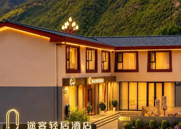 Tuke Light Hotel Jiuzhaigou 途客轻居酒店九寨沟店