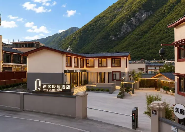 Tuke Light Hotel Jiuzhaigou 途客轻居酒店九寨沟店