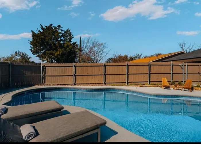 Recently Renovated Oasis With Private Pool