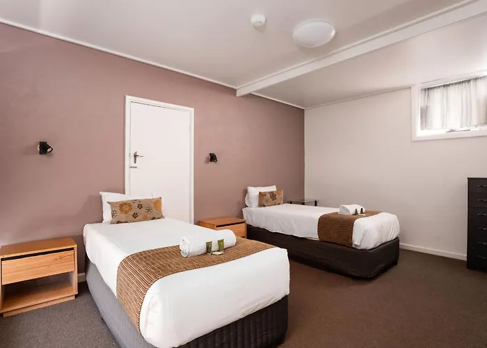 Prince Of Wales Hotel Motel