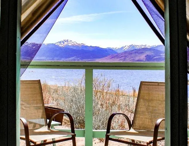 Stylish Lakeside Glamping Cabin With Eastern Sierra Mountain Views Near Bridgeport, California