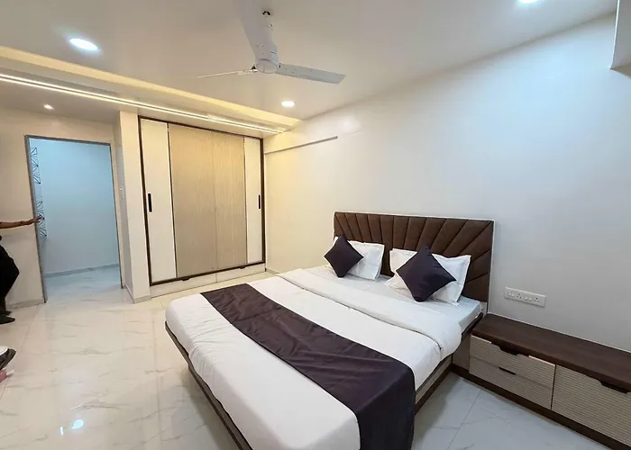 Hotel Lotus - Near Tech Park, Balewadi